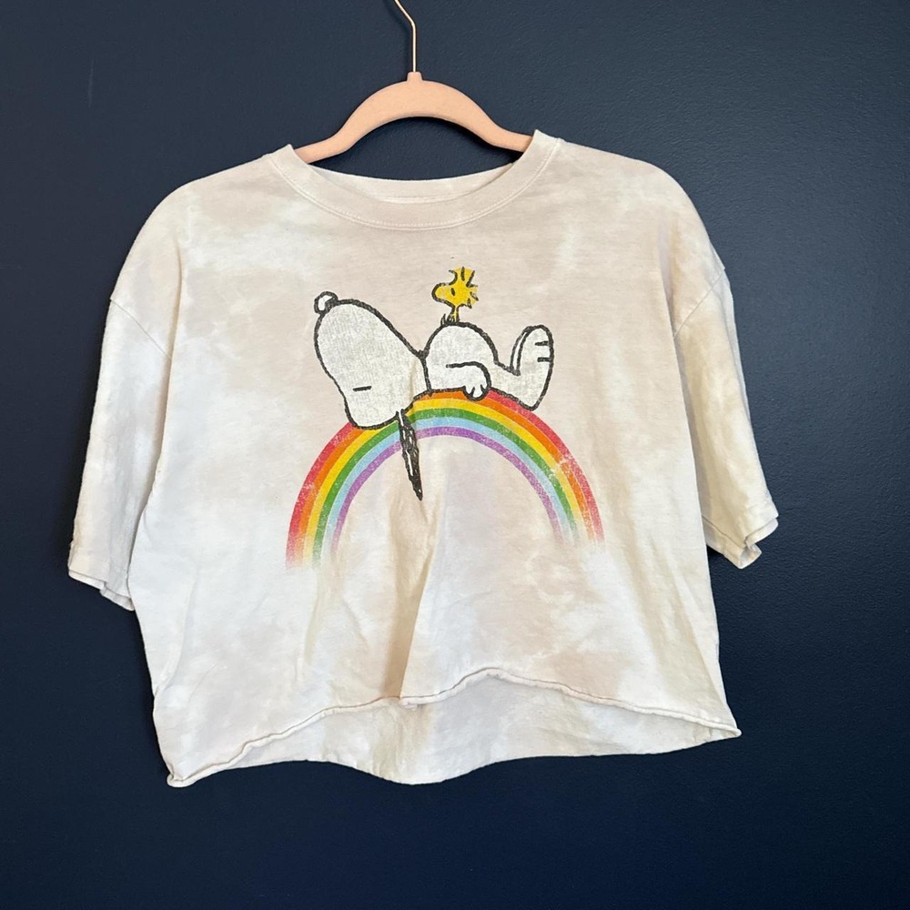 Peanuts Snoopy Woodstock Rainbow Cloud Cropped Graphic Tee Relaxed Fit Medium